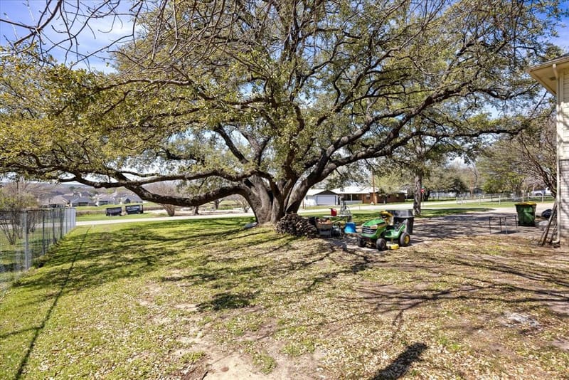 1701 Hitching Post Road, Granbury TX 76049 - Photo 27