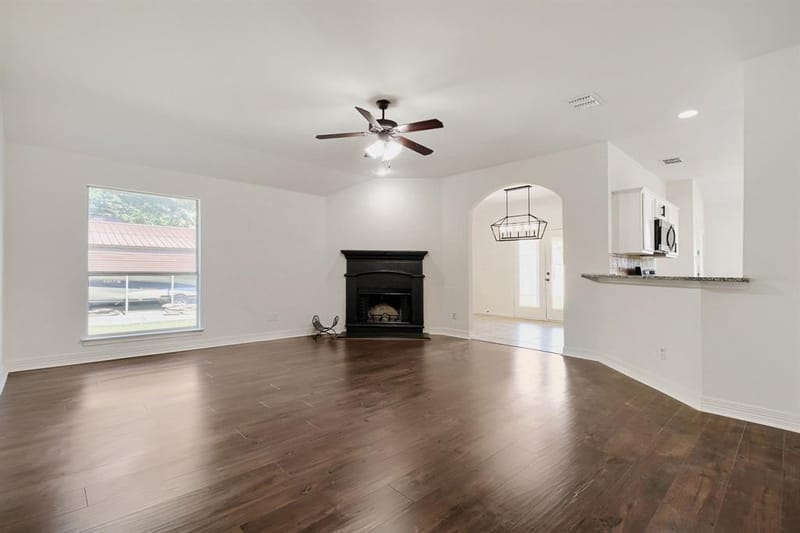 910 W Bois D Arc Street, Celina TX 75009 - Photo 3
