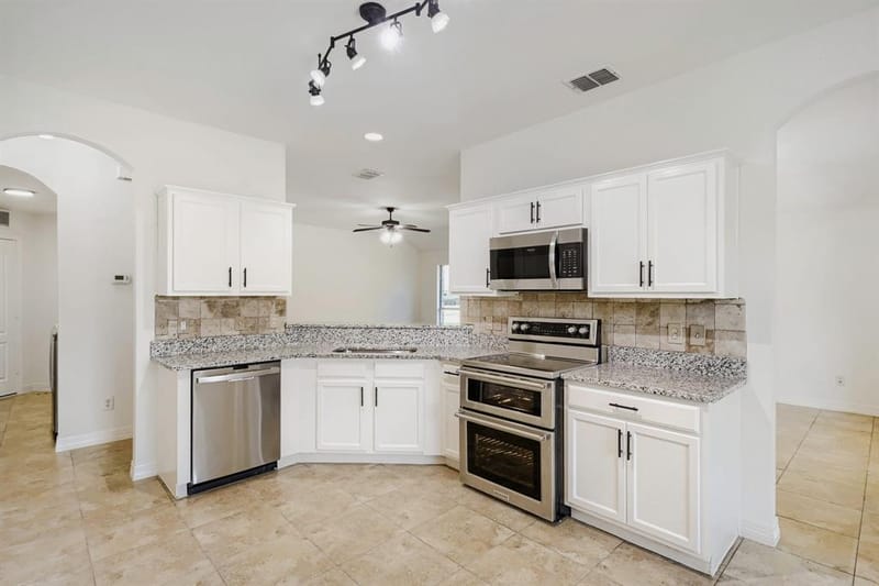 910 W Bois D Arc Street, Celina TX 75009 - Photo 11