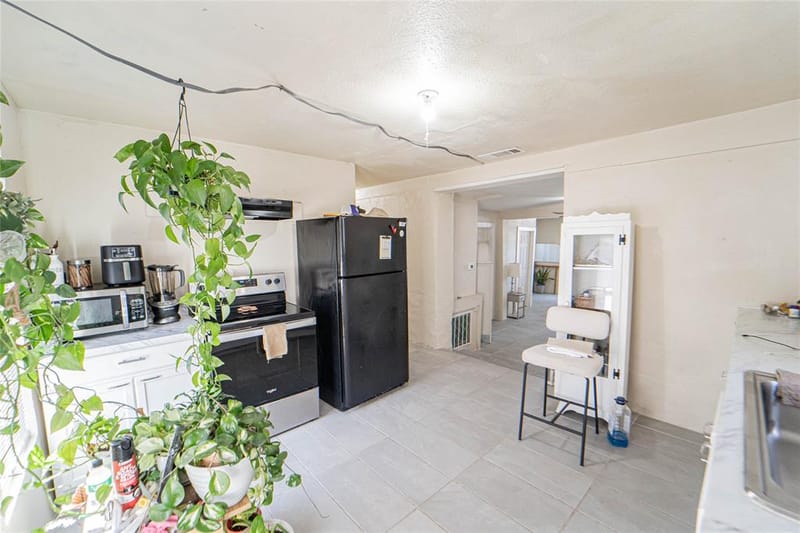 903 W Wheeler Street, Breckenridge TX 76424 - Photo 9