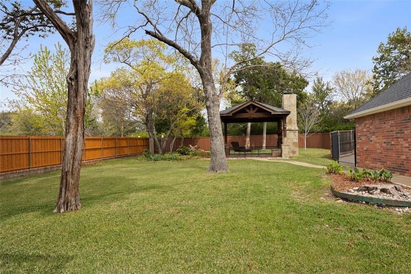 8 Equestrian Trail, Duncanville TX 75116 - Photo 35