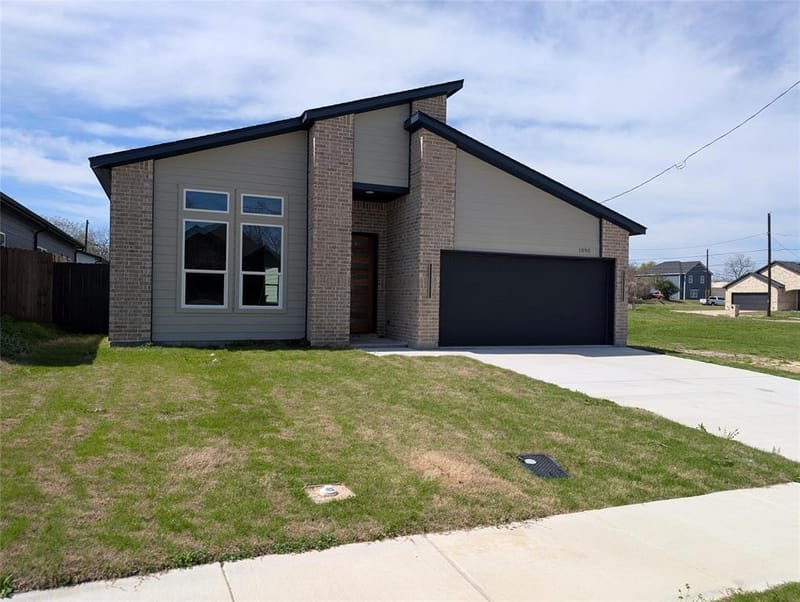 1890 JOHNSON Street, Greenville TX 75401 - Photo 2