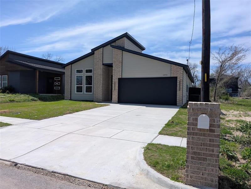 1890 JOHNSON Street, Greenville TX 75401