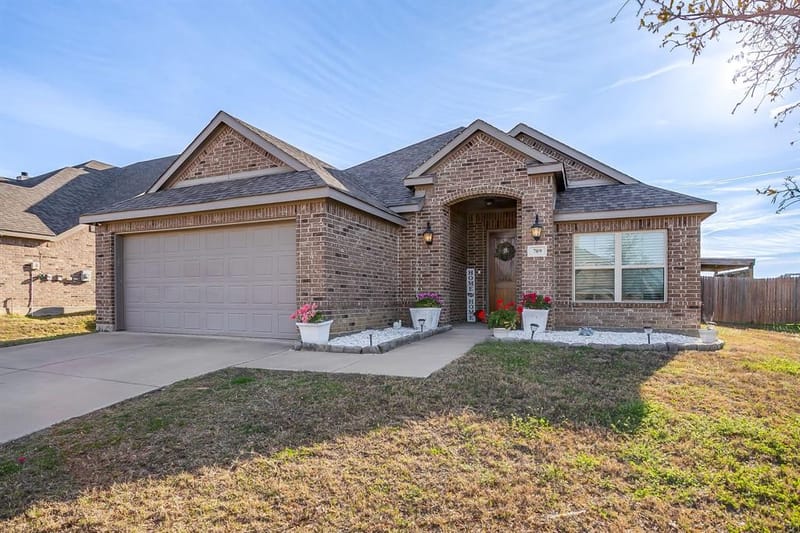 709 Waterford Way, Joshua TX 76058