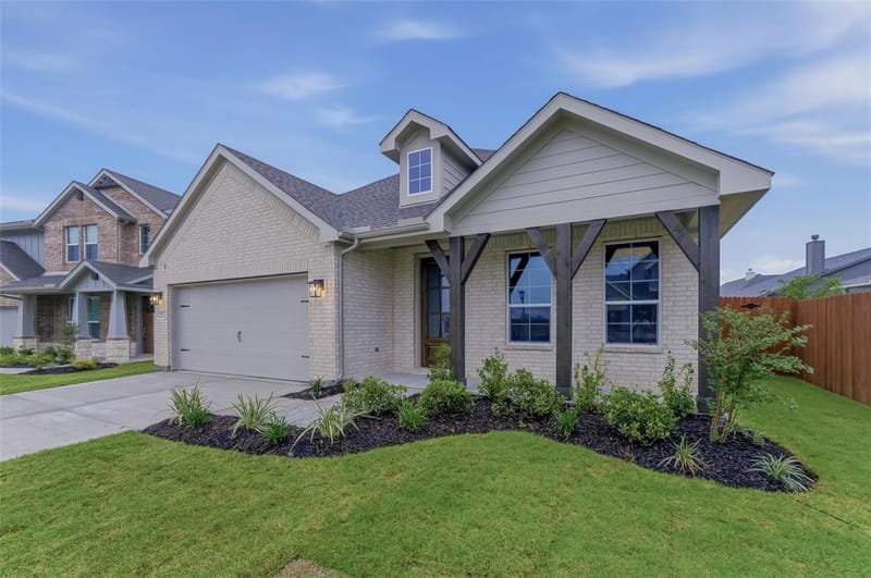 1237 Frio Drive, Springtown TX 76082 - Photo 4