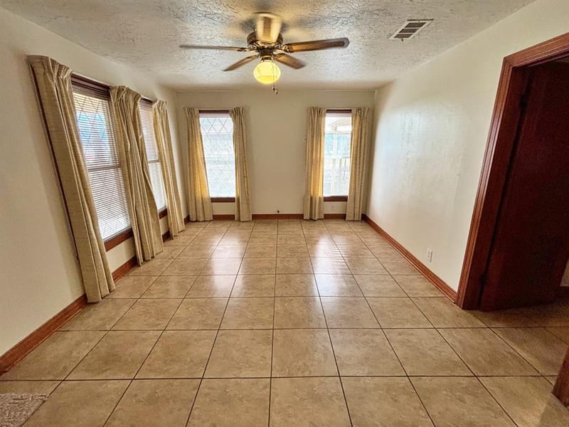 2431 N Jefferson, Mount Pleasant TX 75455 - Photo 8