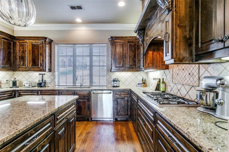 6800 Woodland Hills Drive, North Richland Hills TX 76182 - Photo 17