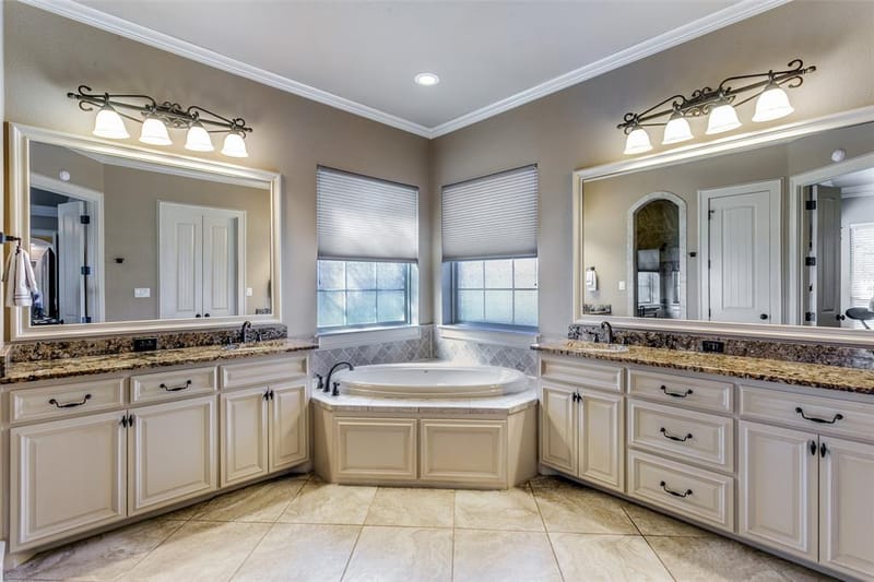 6800 Woodland Hills Drive, North Richland Hills TX 76182 - Photo 21
