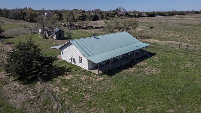 267 County Road 2150, Telephone TX 75446 - Photo 12