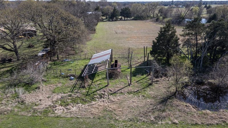 267 County Road 2150, Telephone TX 75446 - Photo 5
