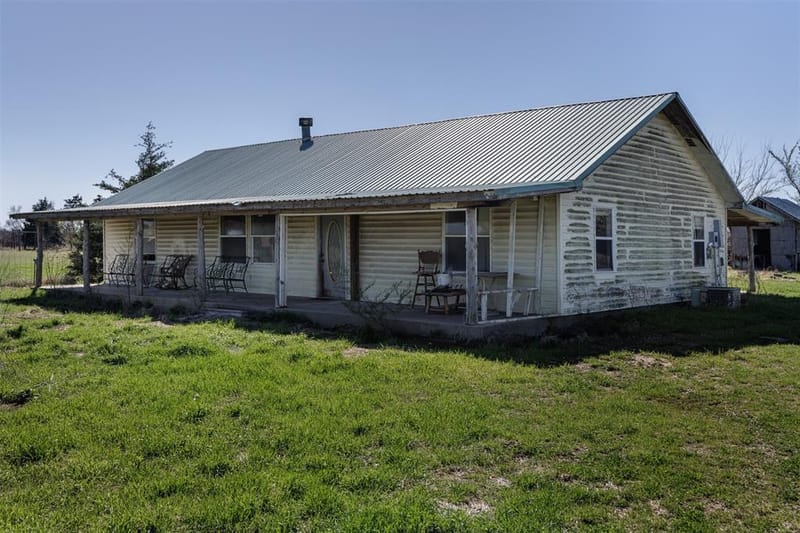 267 County Road 2150, Telephone TX 75446 - Photo 11