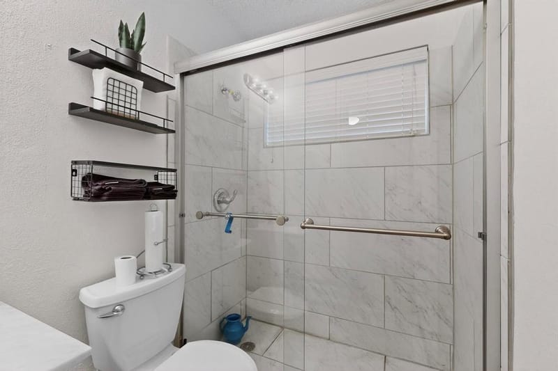 200 Morning Star Court, Irving TX 75063 - Photo 17