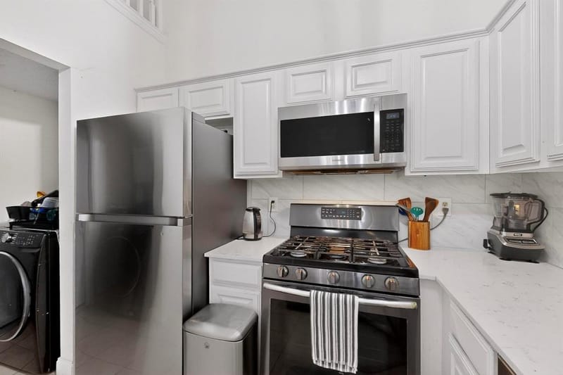 200 Morning Star Court, Irving TX 75063 - Photo 10