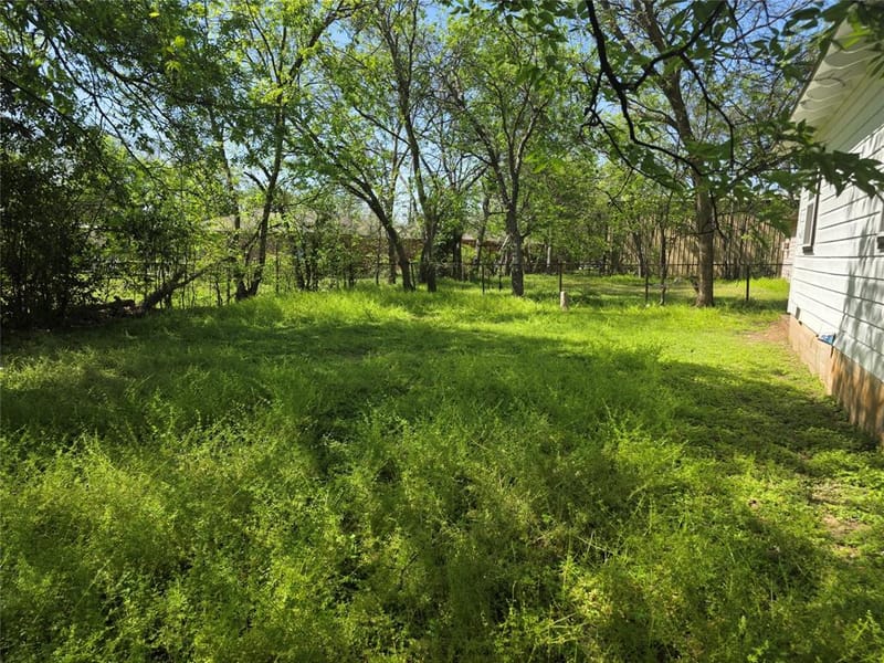 1207 N Anglin Street, Cleburne TX 76031 - Photo 16