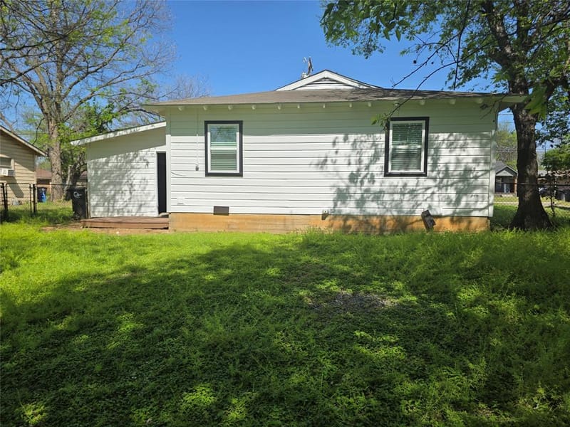 1207 N Anglin Street, Cleburne TX 76031 - Photo 15