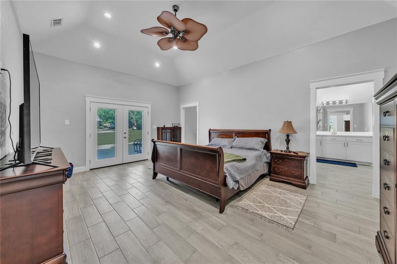 9805 Eldorado Drive, Burleson TX 76028 - Photo 14