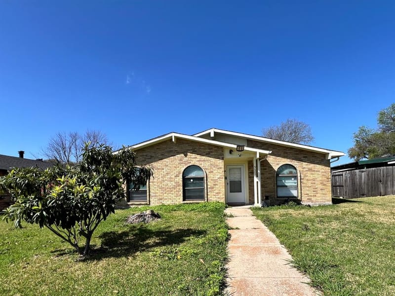 5609 Kerry Lane, Garland TX 75043