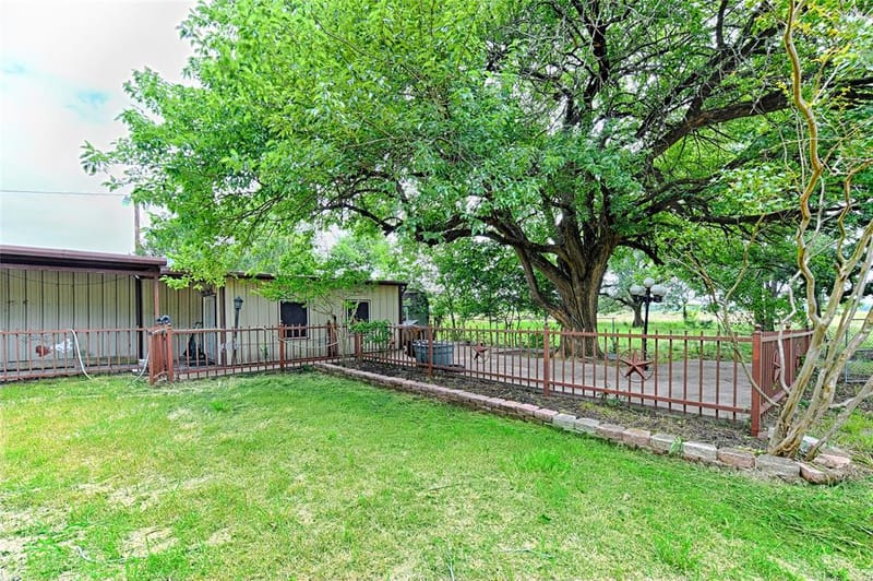 18692 County Road 334, Quinlan TX 75474 - Photo 32