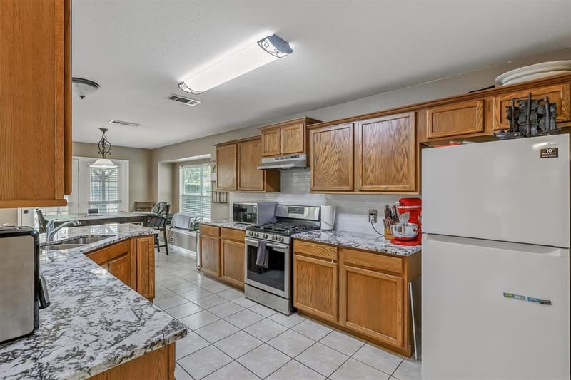 2109 Hemingway Drive, Denton TX 76210 - Photo 6