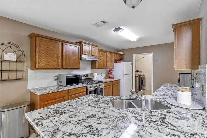 2109 Hemingway Drive, Denton TX 76210 - Photo 8