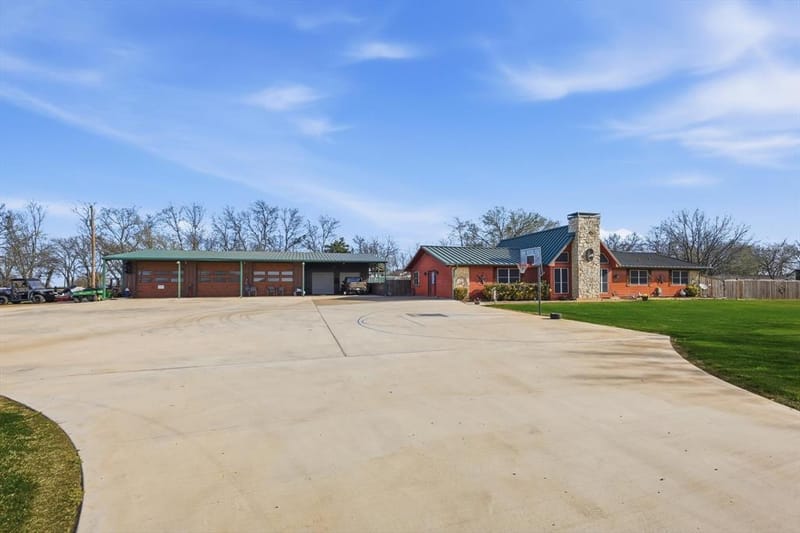 5355 Hoehn Road, Sanger TX 76266 - Photo 2