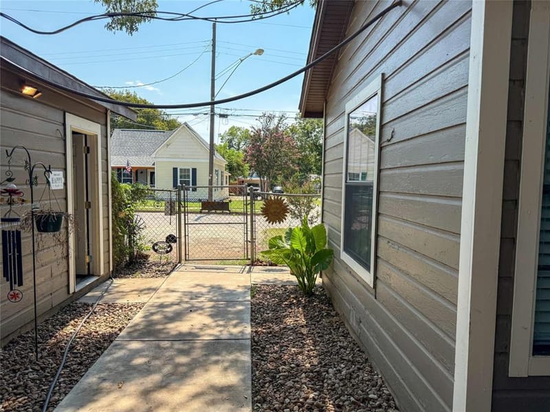 104 Dixon Street, Cleburne TX 76033 - Photo 27