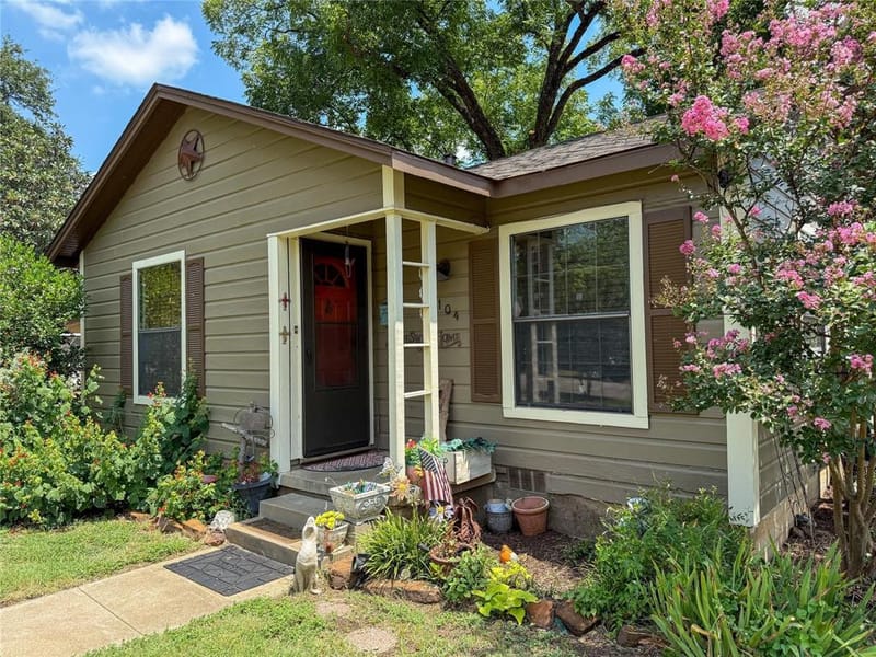104 Dixon Street, Cleburne TX 76033 - Photo 6