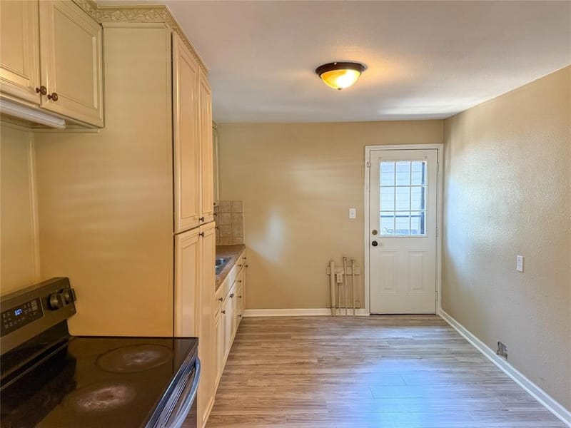 104 Dixon Street, Cleburne TX 76033 - Photo 12