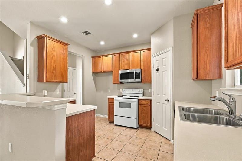 1400 Oakcrest Drive, Providence Village TX 76227 - Photo 7
