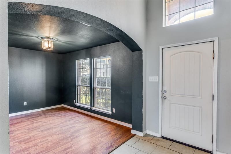 613 Prairie Gulch Drive, Fort Worth TX 76140 - Photo 2