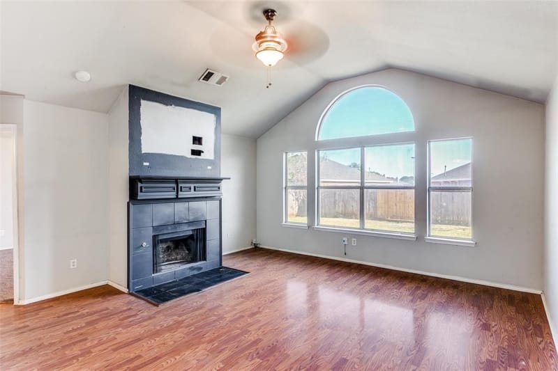 613 Prairie Gulch Drive, Fort Worth TX 76140 - Photo 7