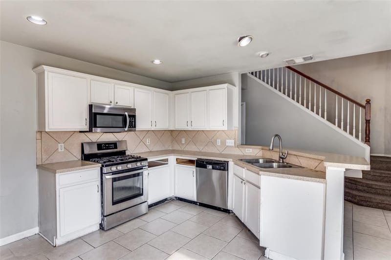 613 Prairie Gulch Drive, Fort Worth TX 76140 - Photo 5