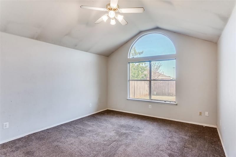 613 Prairie Gulch Drive, Fort Worth TX 76140 - Photo 9