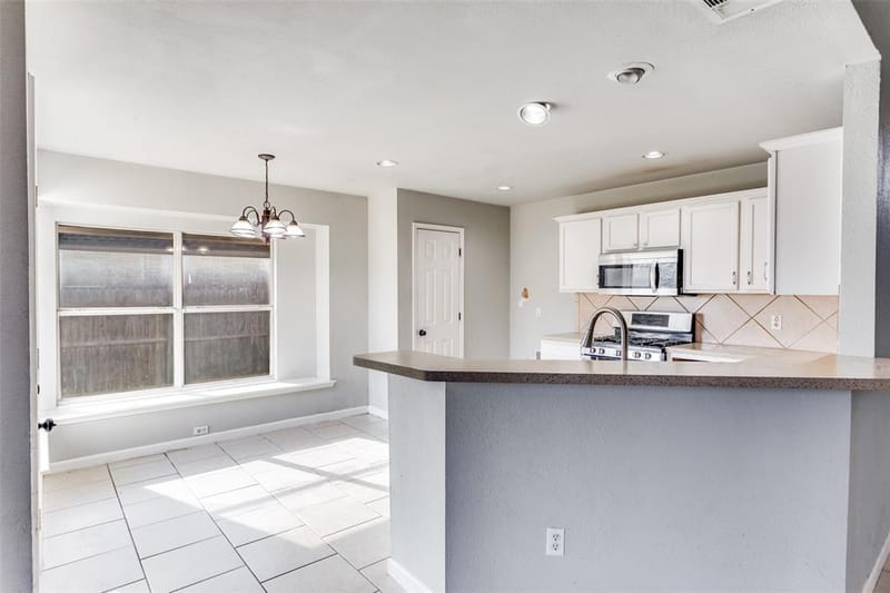 613 Prairie Gulch Drive, Fort Worth TX 76140 - Photo 4