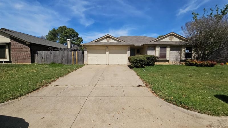 1221 Nicole Way, Fort Worth TX 76028