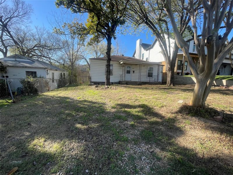 1805 Lucerne Street, Dallas TX 75214 - Photo 9