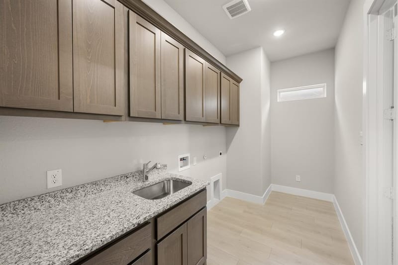 225 Ravenna Boulevard, Justin TX 76247 - Photo 7