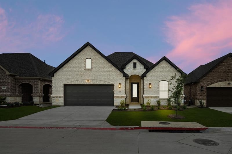 225 Ravenna Boulevard, Justin TX 76247