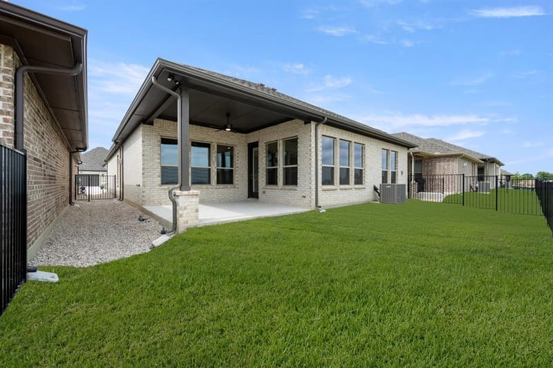225 Ravenna Boulevard, Justin TX 76247 - Photo 28