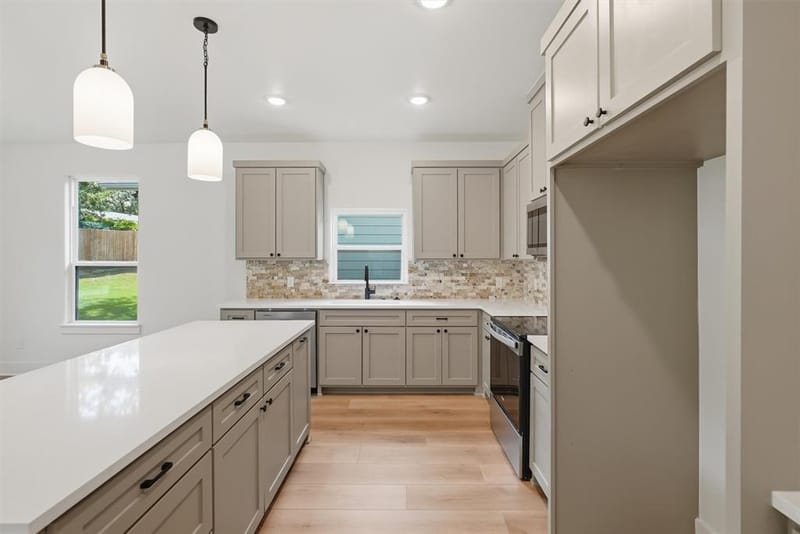 810 Branding Iron Trail, Granbury TX 76049 - Photo 11