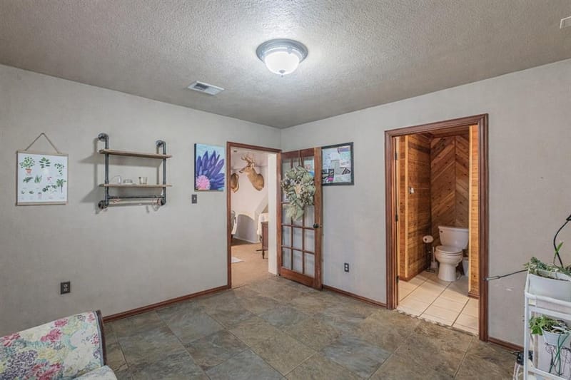 614 Overhill Road, Granbury TX 76048 - Photo 30