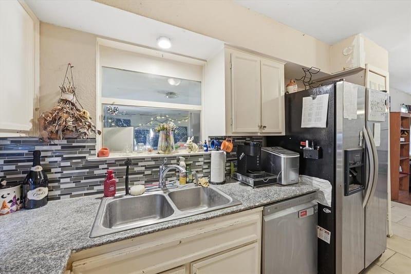 2647 Hearthstone Drive, Farmers Branch TX 75234 - Photo 6