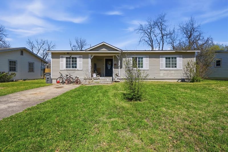 2647 Hearthstone Drive, Farmers Branch TX 75234