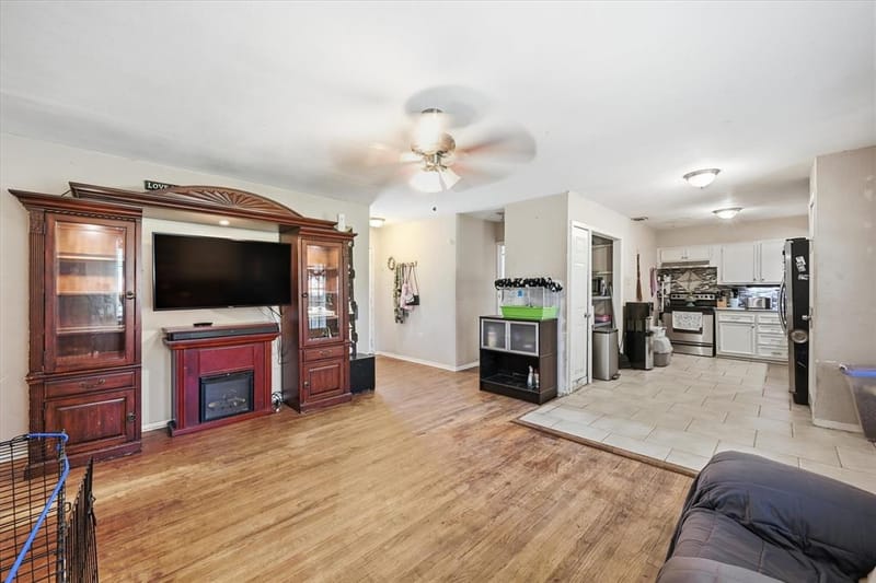 2647 Hearthstone Drive, Farmers Branch TX 75234 - Photo 4