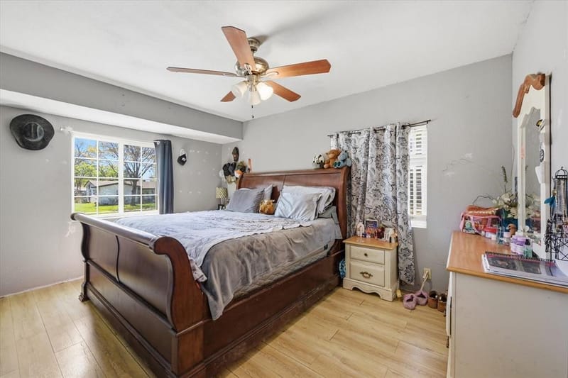 2647 Hearthstone Drive, Farmers Branch TX 75234 - Photo 8
