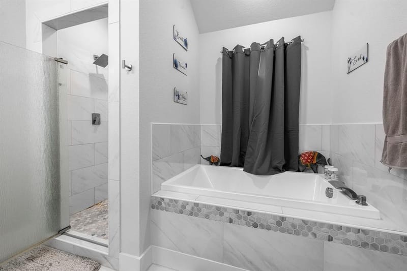 2601 Austin Drive, Granbury TX 76048 - Photo 23