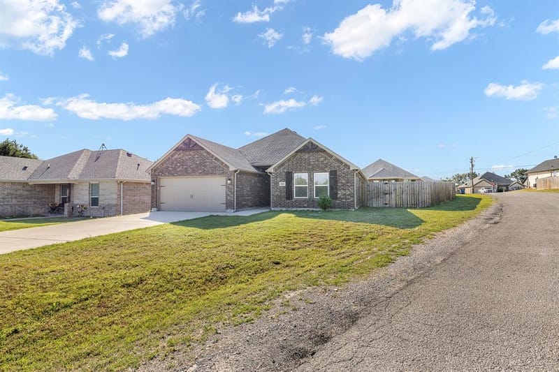 2601 Austin Drive, Granbury TX 76048 - Photo 3