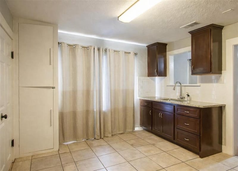 2910 20th Street, Fort Worth TX 76106 - Photo 4