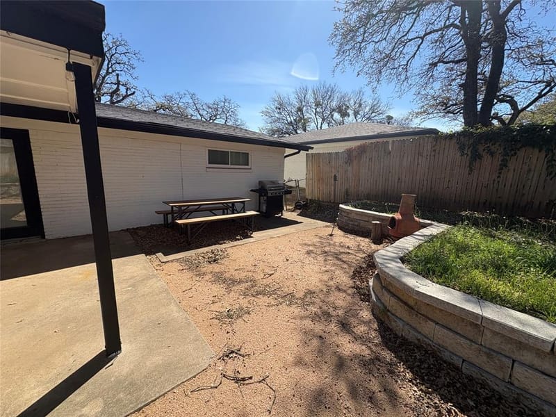 1121 Wade Drive, Bedford TX 76022 - Photo 26