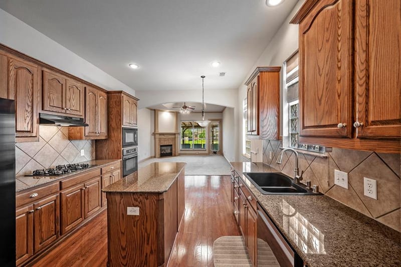 2112 Stone Creek Drive, McKinney TX 75072 - Photo 4